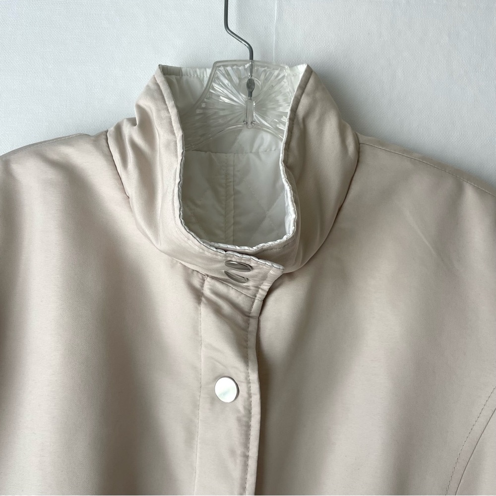 Weatherproof Quilted Reversible Water Resistant Puffer Jacket White and Beige L - Picture 3 of 16